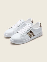 Charger l&#39;image dans la galerie, Colorblock Leopard Detail Lace-up Front Skate Shoes
