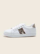 Charger l&#39;image dans la galerie, Colorblock Leopard Detail Lace-up Front Skate Shoes
