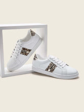 Charger l&#39;image dans la galerie, Colorblock Leopard Detail Lace-up Front Skate Shoes
